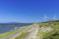 風力発電と男鹿半島と日本海 [SNO110020343]