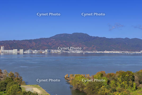 秋の大津市街と琵琶湖と比叡山 [SNO110019570]