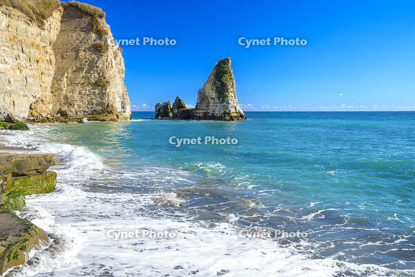 千葉県　青空の大波月海岸 [SKE110001533]