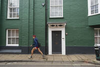 England, Hampshire, Winchester, Colourful Doorways in Historic Colebrook Street [STV110084018]