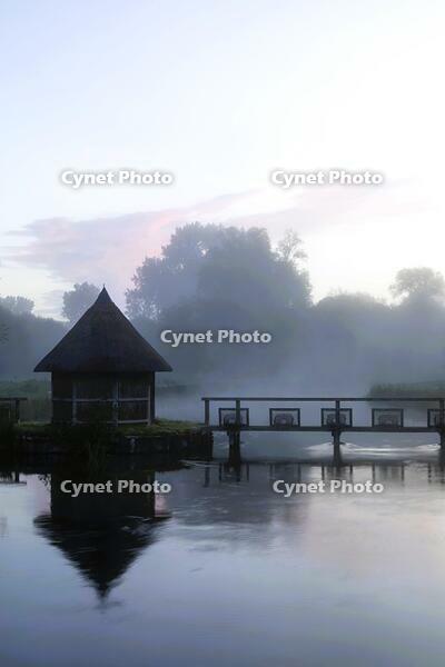 England, Hampshire, River Test at Leckford with Sunrise [STV110083978]