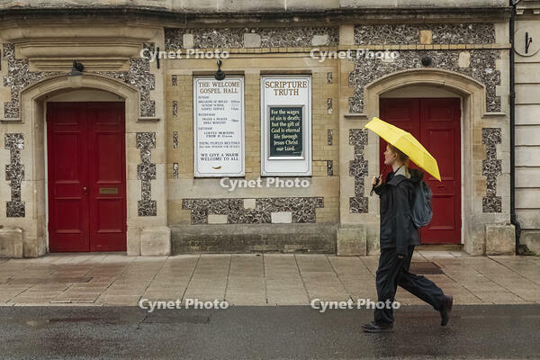 England, Hampshire, Winchester, The High Street, Street Scene with The Welcome Gospel Hall [STV110084013]