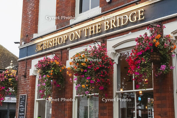England, Hampshire, Winchester, Bishop on the Bridge Historic Pub [STV110084025]