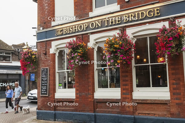 England, Hampshire, Winchester, Bishop on the Bridge Historic Pub [STV110084027]
