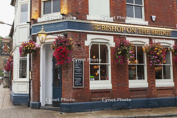 England, Hampshire, Winchester, Bishop on the Bridge Historic Pub [STV110084028]