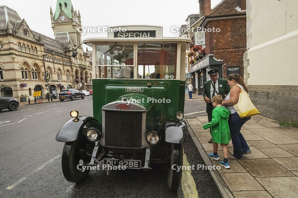 England, Hampshire, Winchester, Vintage Bus Festival, Vintage Green Bus [STV110084050]