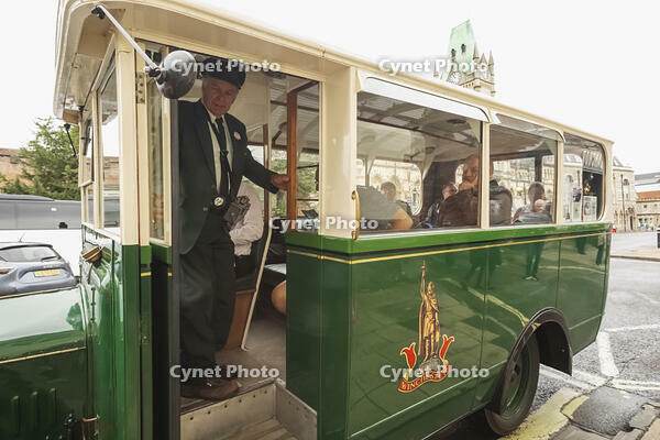 England, Hampshire, Winchester, Vintage Bus Festival, Vintage Green Bus [STV110084052]