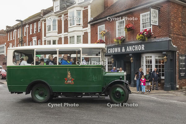England, Hampshire, Winchester, Vintage Bus Festival, Vintage Green Bus [STV110084053]
