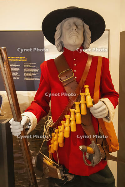 England, Hampshire, Winchester, MOD Worthy Down, The Royal Logistic Corps Military Museum, Exhibit of a New Model Army Soldier during The English Civil War (1642-1651) [STV110084061]