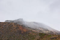 霧に覆われる茶臼岳 [KNO110023176]