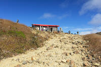 那須岳の登山道 [KNO110023180]