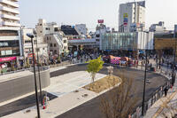 下北沢駅駅前広場 [KNO110024811]