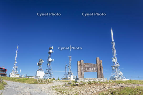 美ヶ原高原王ヶ頭の電波塔群 [KNO110022799]