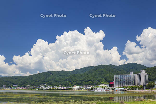 夏の諏訪湖 [KNO110022814]