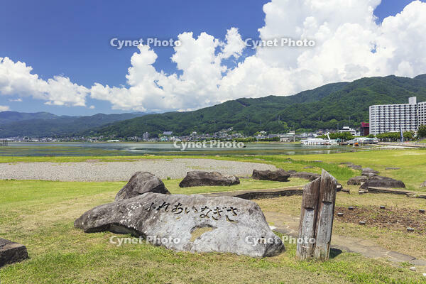 夏の諏訪湖 [KNO110022819]