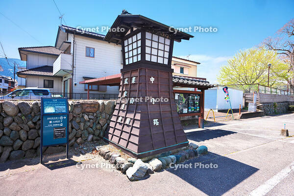 群馬県　中小路の灯篭 [KHI110015271]