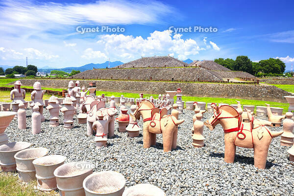 八幡塚古墳　人物　動物埴輪群像　狩猟の場面　群馬県 [KHI110015626]