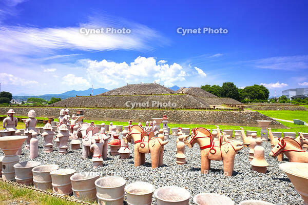 八幡塚古墳　人物　動物埴輪群像　狩猟の場面　群馬県 [KHI110015627]