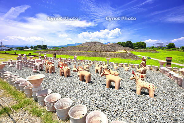 八幡塚古墳　人物　動物埴輪群像　狩猟の場面　群馬県 [KHI110015630]