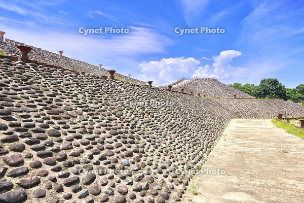 八幡塚古墳　群馬県 [KHI110015637]