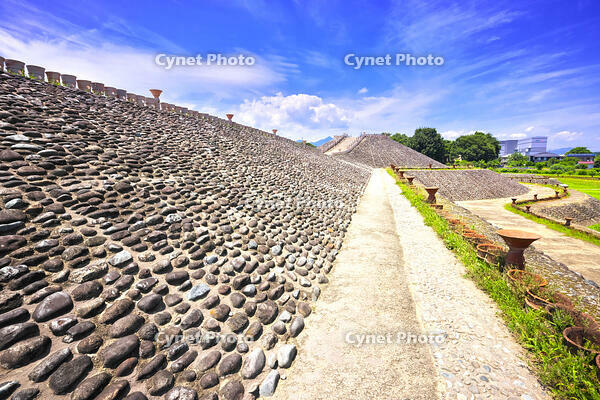 八幡塚古墳　群馬県 [KHI110015639]