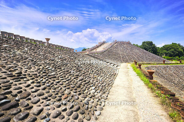 八幡塚古墳　群馬県 [KHI110015640]