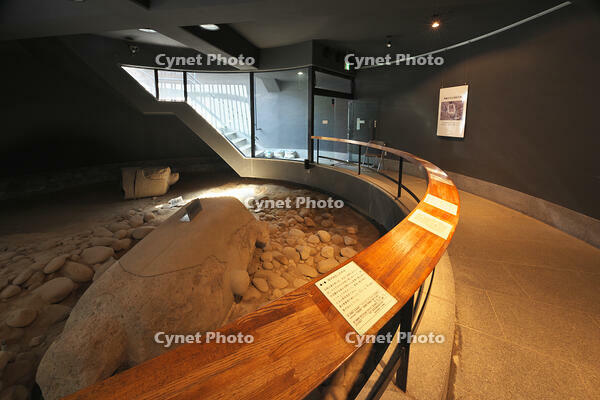 八幡塚古墳　舟形石棺　群馬県 [KHI110015649]