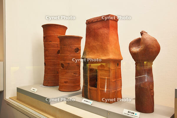 器財埴輪・円筒埴輪　埼玉県 [KHI110015699]