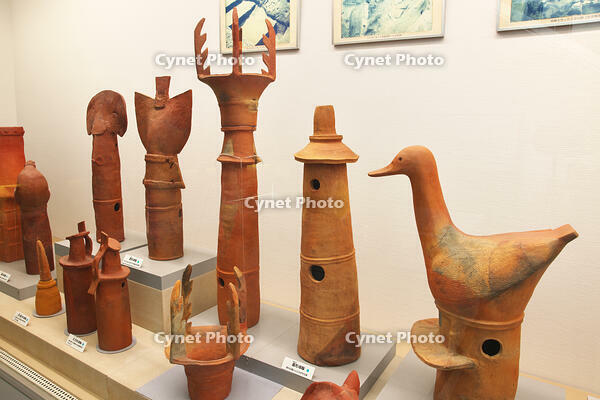 器財埴輪・円筒埴輪　埼玉県 [KHI110015702]