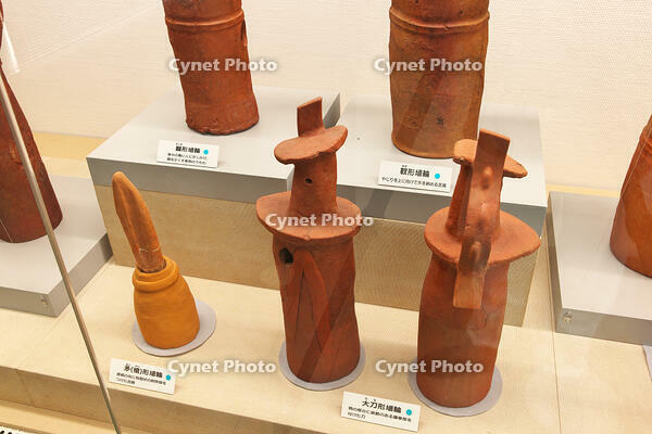 器財埴輪・円筒埴輪　埼玉県 [KHI110015705]