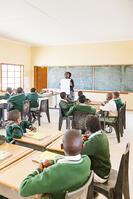 小学校　授業　ゼレ村　カラハリ砂漠 [SKA110002738]