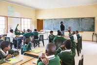 小学校　授業　ゼレ村　カラハリ砂漠 [SKA110002739]