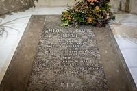 Tomba d Antoni Gaudi, Basilica de la Sagrada Familia, Barcelona 14.10.2025 [ABM112368209]