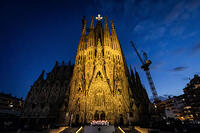 El Papa Lleo XIV beneeix la torre de Jesus del temple de la Sagrada Familia, Barcelona 10.06.2026 [ABM112368256]