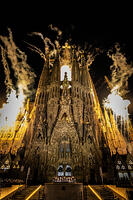 El Papa Lleo XIV beneeix la torre de Jesus del temple de la Sagrada Familia, Barcelona 10.06.2026 [ABM112368263]