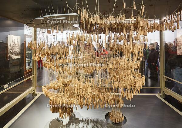 alb10738888 [ABM112291434]