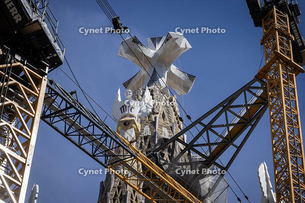 Grues i torres, temple de la sagrada Familia, Barcelona 14.05.2026 [ABM112368248]