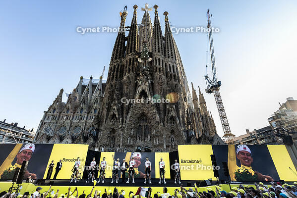 Presentacio equips Tour de Fran?a, Sagrada Familia, Barcelona 2.07.2026 [ABM112368268]