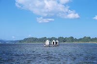 高瀬川（小川原湖）のマテ小屋 [TMA110070110]