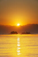 虻ヶ島と立山連峰の日の出 [TMA110070804]