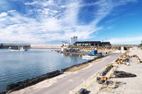 仮復旧した鹿磯漁港 [TMA110070836]