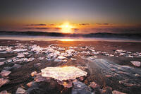 十勝のジュエリーアイスの日の出　太平洋 [TMA110070919]