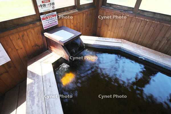 十勝が丘公園のモール温泉足湯 [TMA110073372]