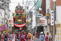 久喜提燈祭り「天王様」　町内巡行（仲町） [OKE110022811]