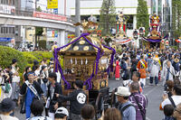 久喜提燈祭り「天王様」　神輿と人形山車 [OKE110022821]