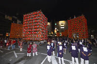 久喜提燈祭り「天王様」　提燈山車集合 [OKE110022861]