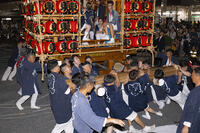 久喜提燈祭り「天王様」　提燈山車の方向転換（東） [OKE110022866]