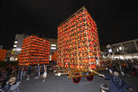 久喜提燈祭り「天王様」　提燈山車　回転 [OKE110022872]