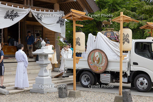 土崎神明社祭　例大祭　神輿渡御　修祓の儀 [OKE110019949]