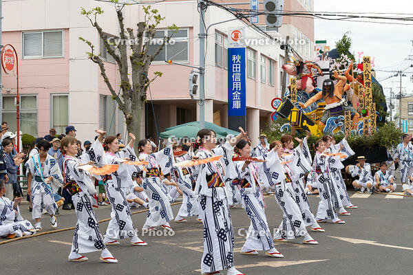 土崎神明社祭　曳山行事（本祭）　御幸曳山　演芸披露 [OKE110019955]